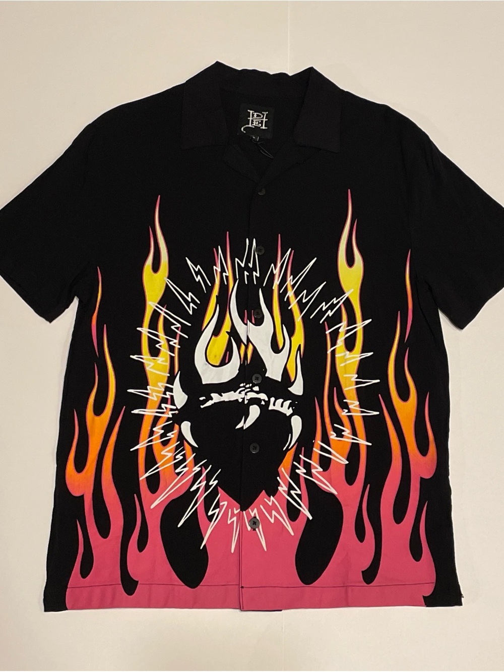 ED HARDY FLAME PATTERN BUTTON UP SHIRT (SMALL)